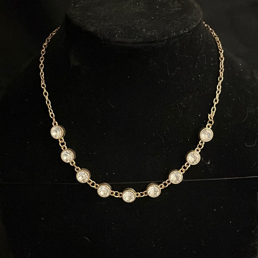 Amazing Gold Tone 16 Rhinestone Necklace